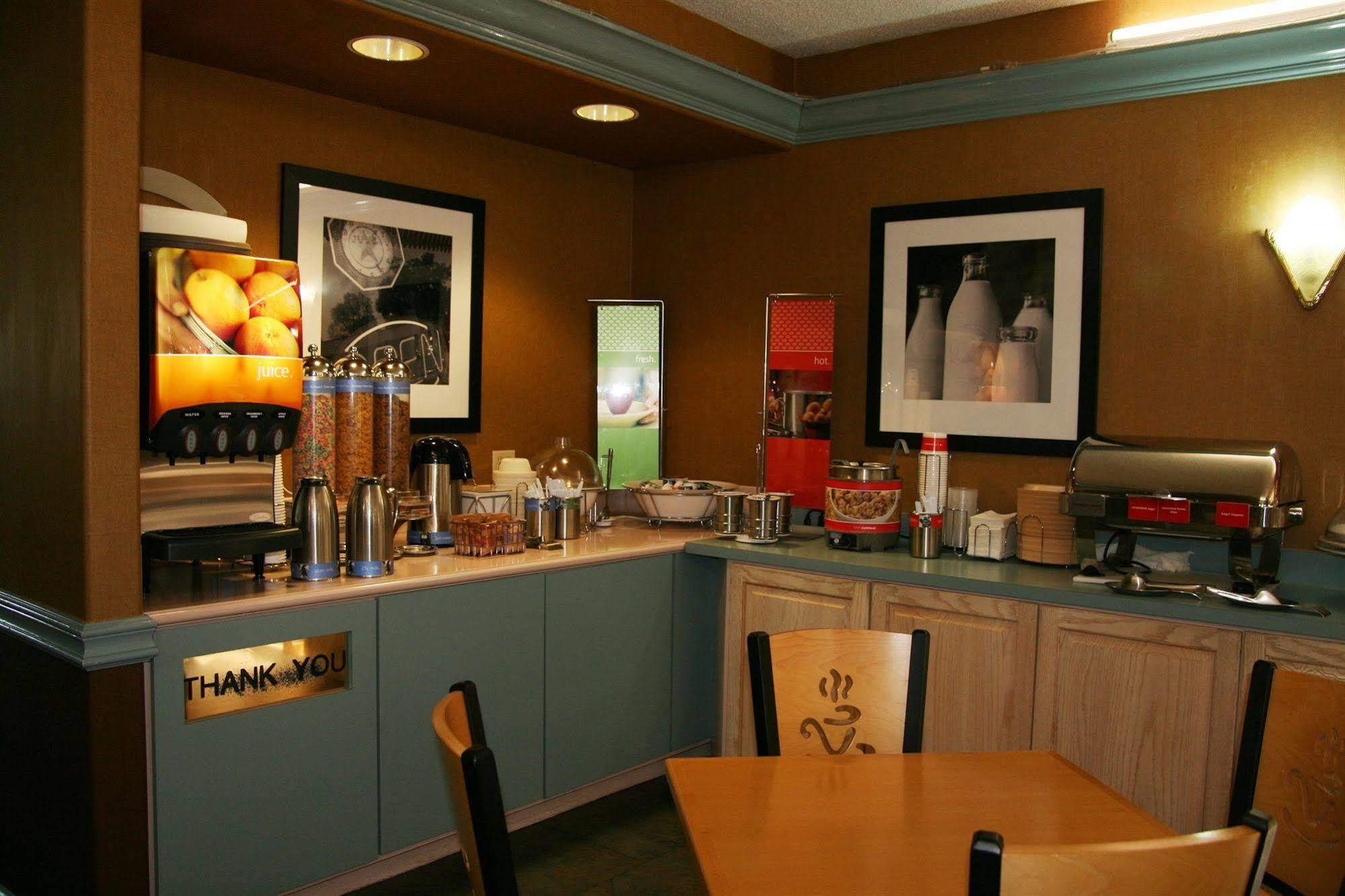 Baymont By Wyndham Fort Walton Beach Mary Esther Restoran gambar