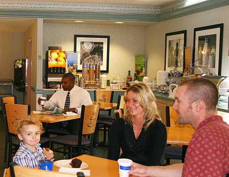 Baymont By Wyndham Fort Walton Beach Mary Esther Restoran gambar